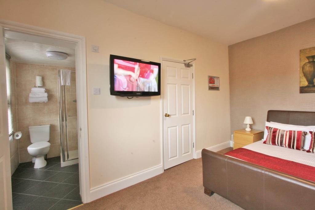 Central Hotel Cheltenham By Roomsbooked Екстер'єр фото