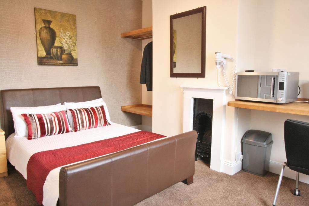 Central Hotel Cheltenham By Roomsbooked Екстер'єр фото