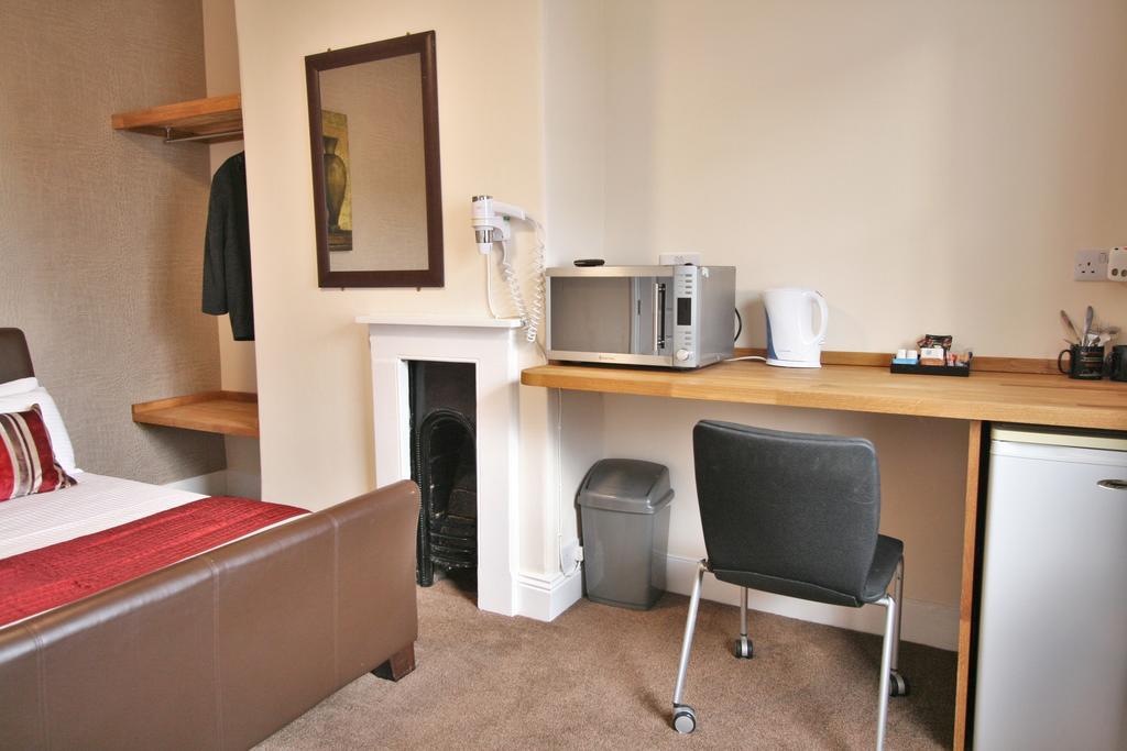 Central Hotel Cheltenham By Roomsbooked Екстер'єр фото