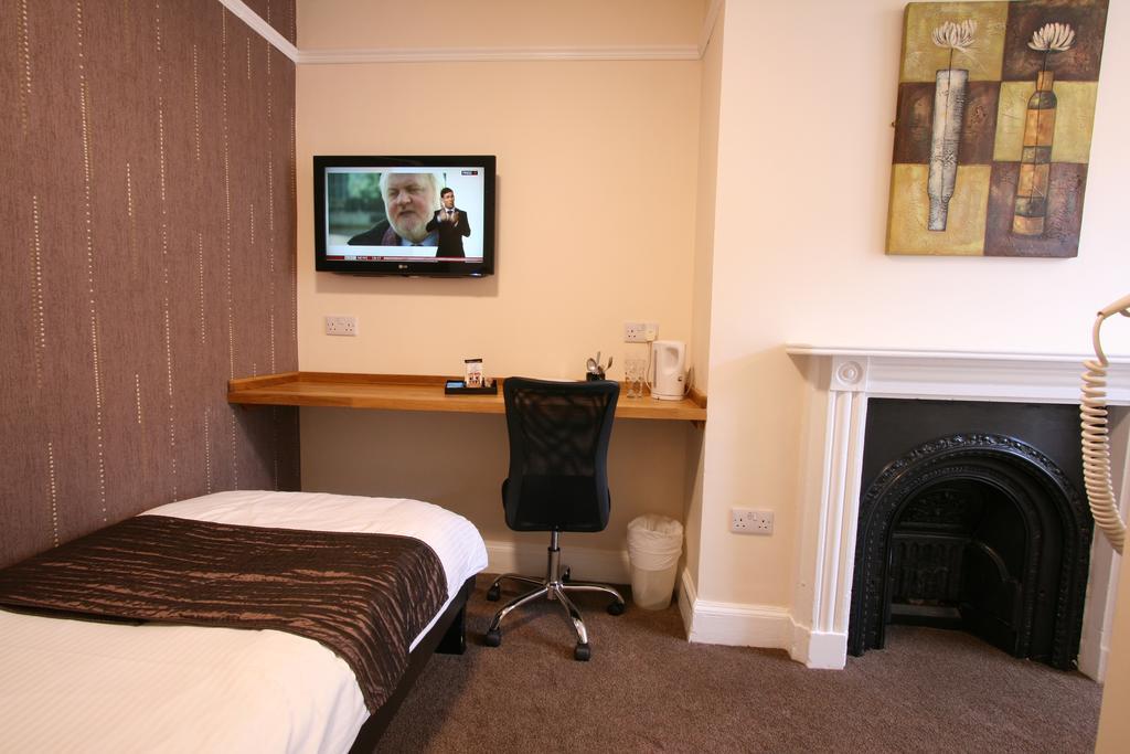 Central Hotel Cheltenham By Roomsbooked Екстер'єр фото