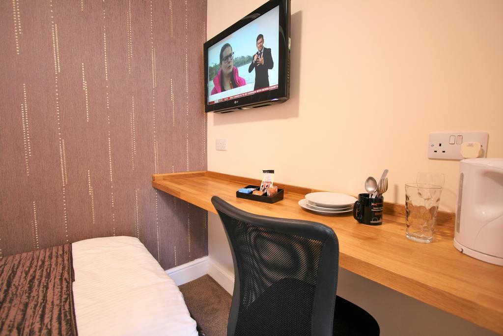 Central Hotel Cheltenham By Roomsbooked Екстер'єр фото